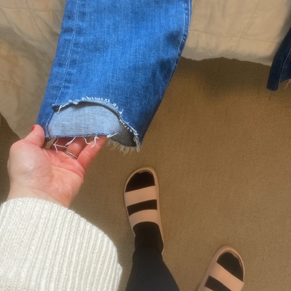 Mother Denim Runaway Step Jeans size 26 - Picture 4 of 7